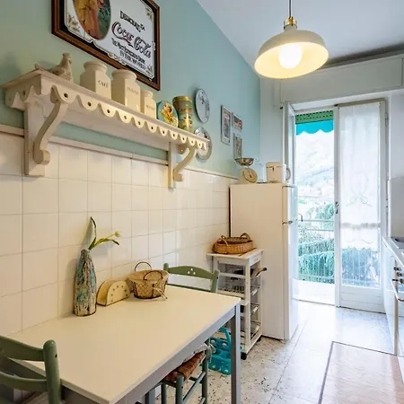Joivy Stylish Flat With Balcony Near Castle Apartment