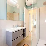 Apartmán Joivy Stylish Flat With Balcony Near Castle *