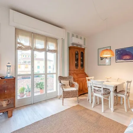 Joivy Stylish Flat With Balcony Near Castle Apartment Rapallo