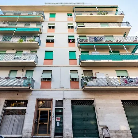Joivy Stylish Flat With Balcony Near Castle Rapallo