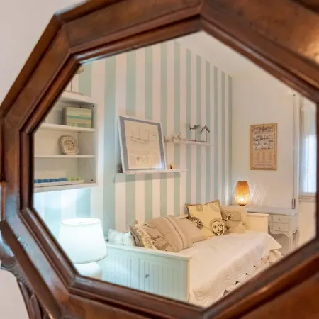 Joivy Stylish Flat With Balcony Near Castle Apartment *