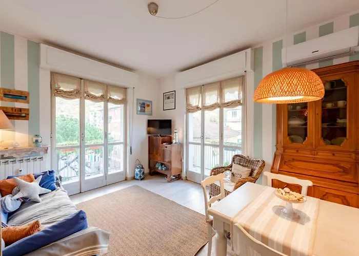 Διαμέρισμα Joivy Stylish Flat With Balcony Near Castle *