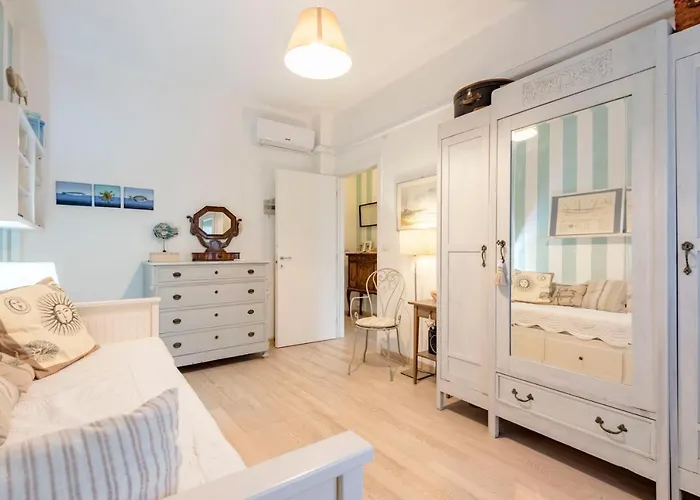 Joivy Stylish Flat With Balcony Near Castle Lejlighed *